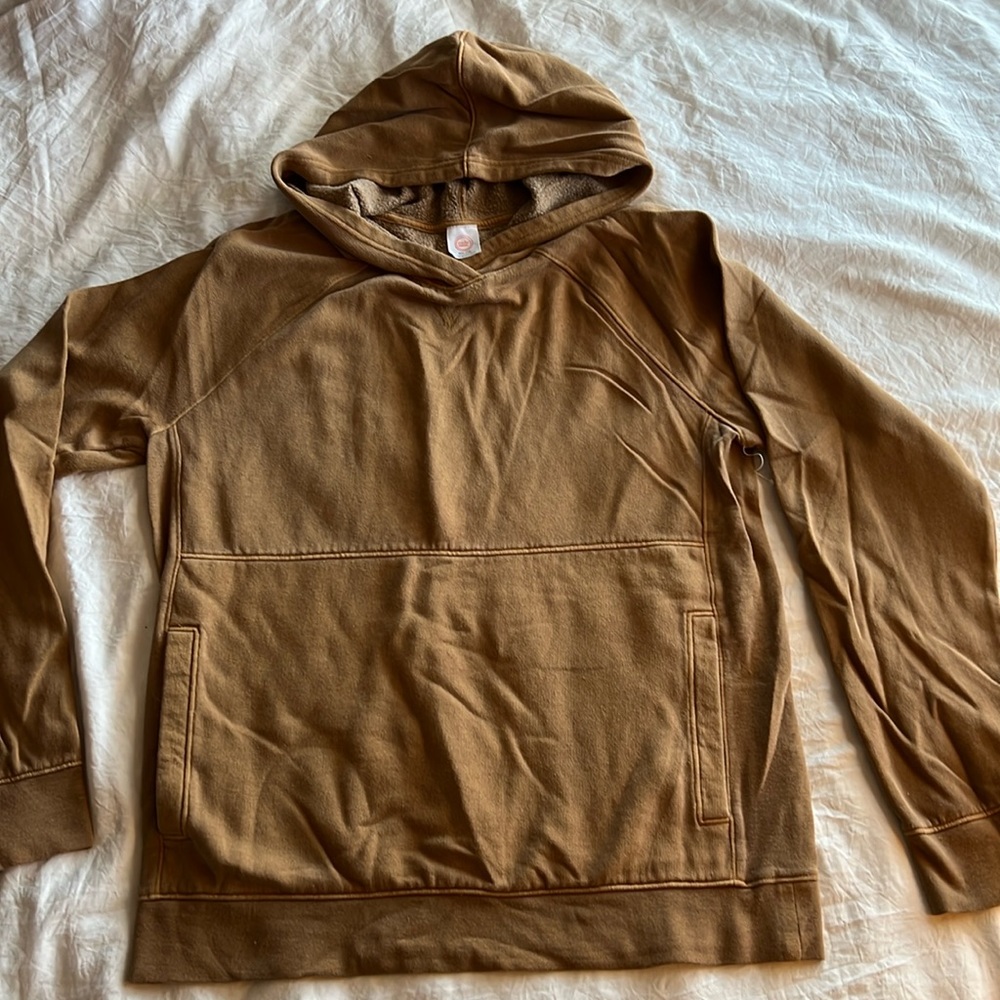 Boys tan/brown hoodie w kangaroo pocket. Never worn, size XXL 18
D